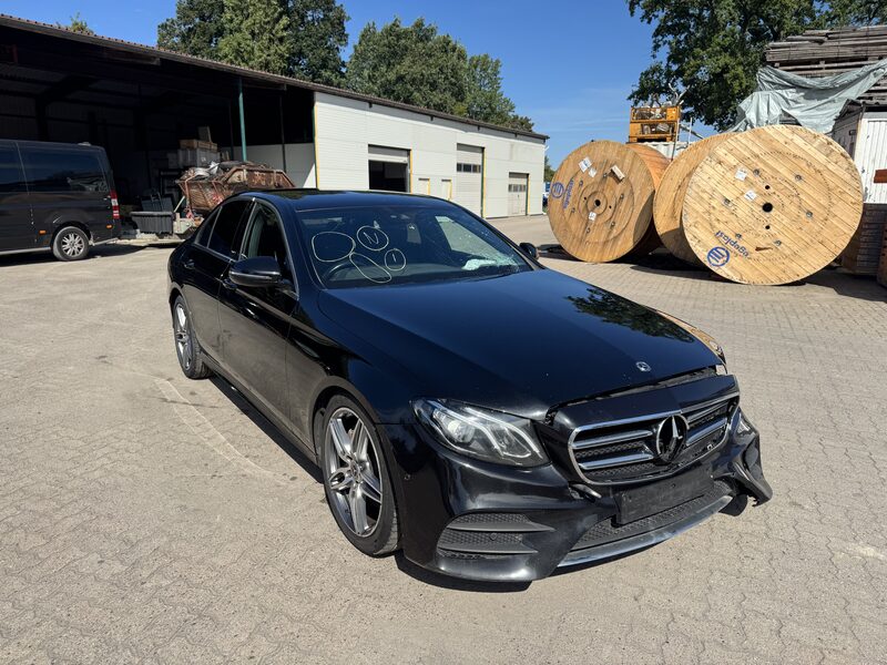 Mercedes-Benz E-Klasse W213 220d Limousine AMG Packet