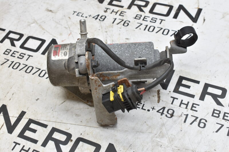 Mercedes E Klasse W212  Bremse Unterdruck Pumpe Unterdruckpumpe A0004302832 Bild 2