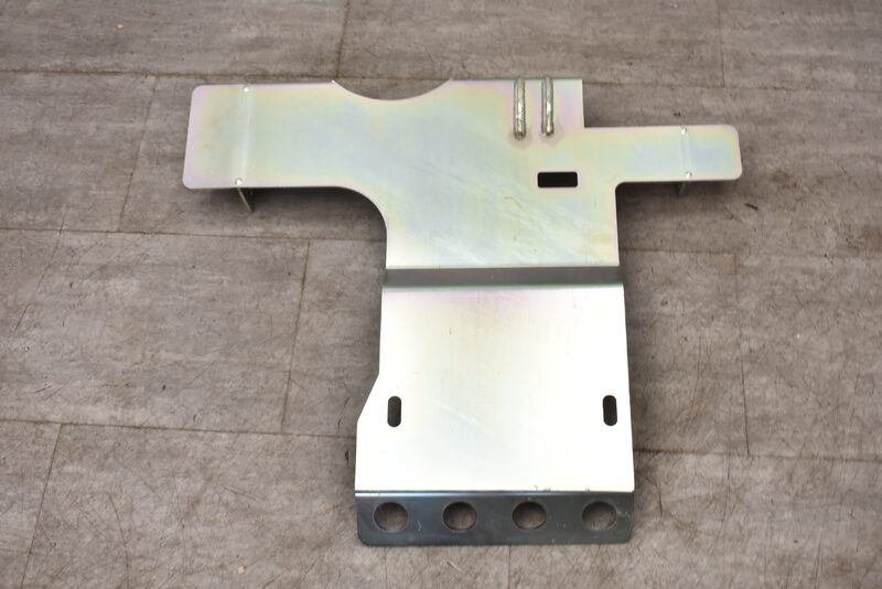 Getriebeschutzplatte für Land Rover LR90-130 TF881 Bild 4