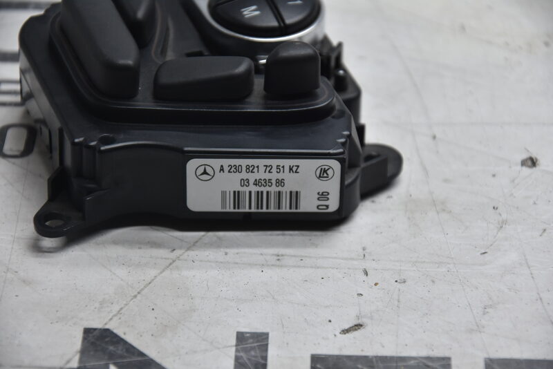 Mercedes SL R230  Sitz Schalter Verstellung Rechts A2308217251 Bild 3