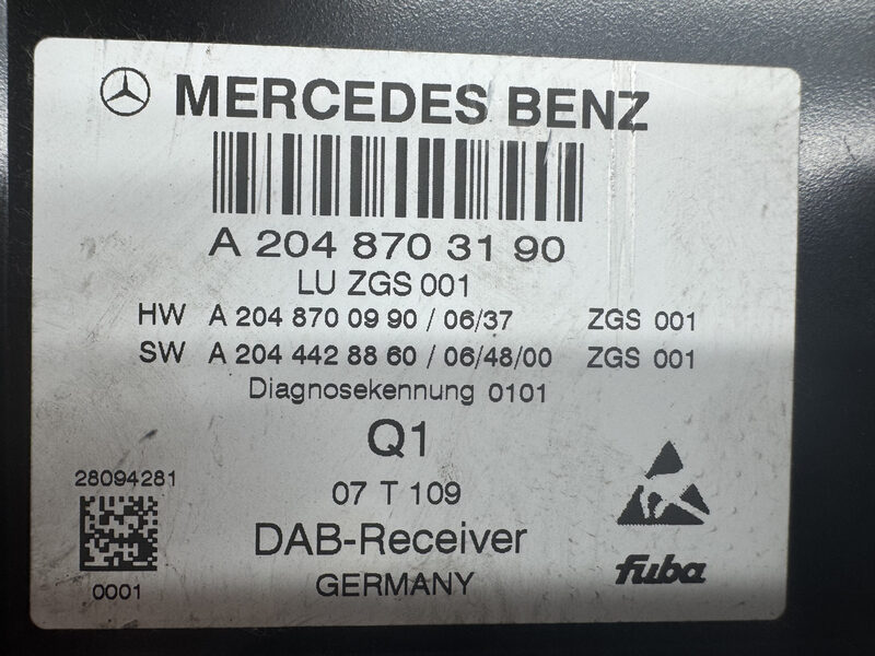 Mercedes C Klasse W204  Radio Empfänger Steuergerät A2048703190 Bild 4