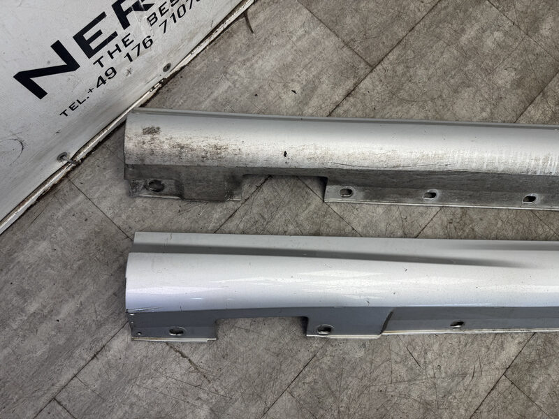 Mercedes C Klasse W204  AMG Seitenschweller 775 silber A2046981354 A2046981454 Bild 6