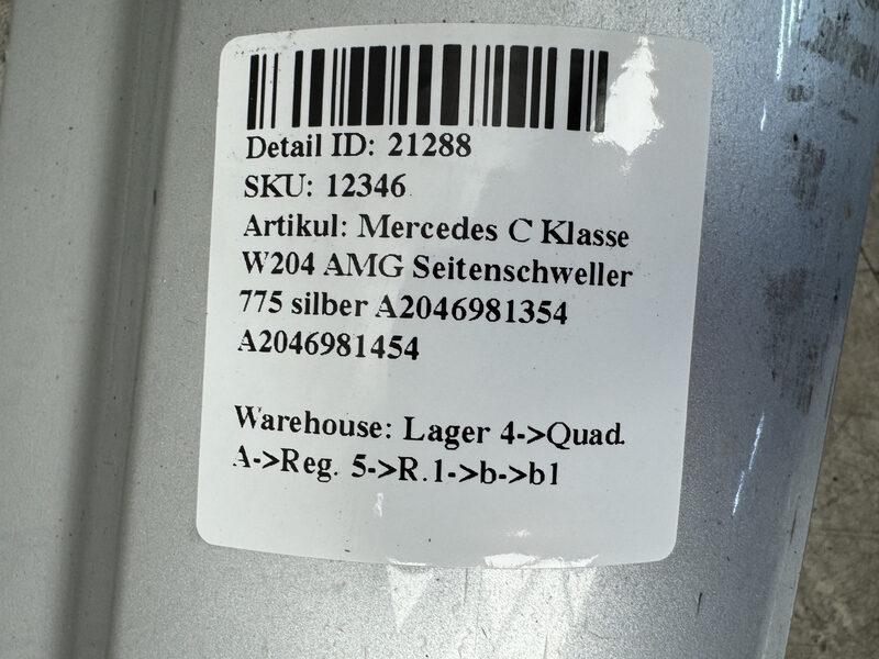 Mercedes C Klasse W204  AMG Seitenschweller 775 silber A2046981354 A2046981454 Bild 8