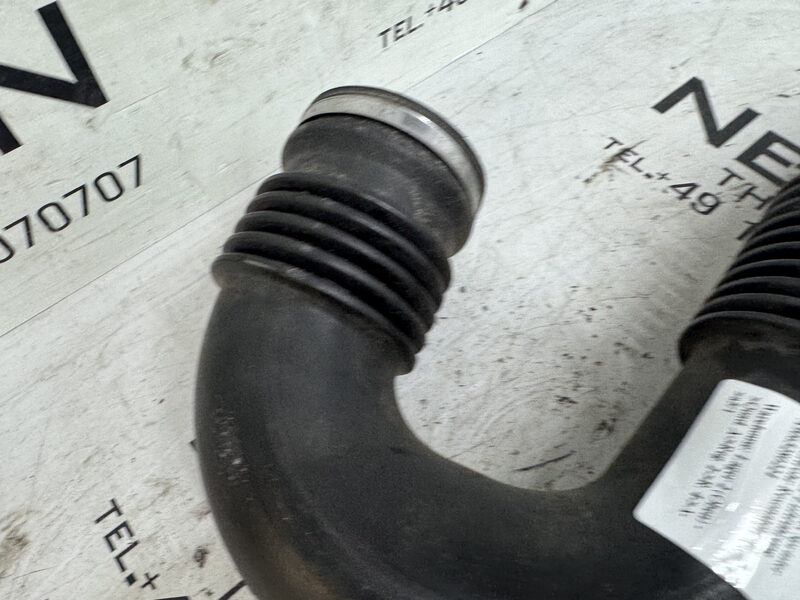 Mercedes Sprinter   W906  Motor Luftführung Reinluftrohr Resonator A9065280224 Bild 3