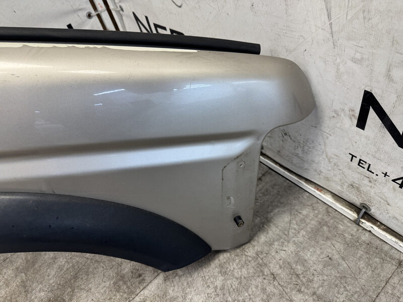 Land Rover Discovery 2 TD5 Kotflügel Vorne Rechts LRC618 White Gold Metallic Bild 5