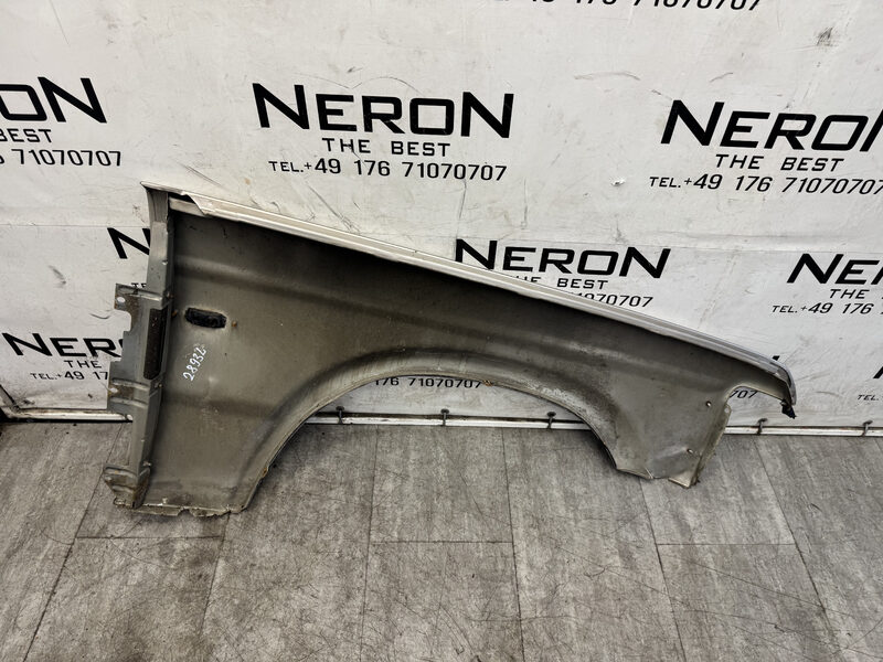 Land Rover Discovery 2 TD5  Kotflügel Vorne Links LRC618 White Gold Metallic Bild 6
