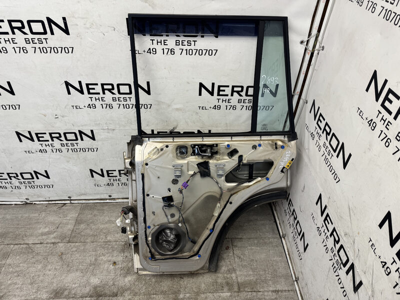 Land Rover Discovery 2   TD5  Tür Hinten Rechts LRC618 White Gold Metallic Bild 4