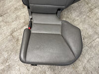 Land Rover Discovery 2 TD5 Innenausstattung Ausstattung Sitze Hinten Links Grau Bild 2