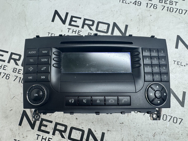 Mercedes CLK W209  Navi Navigation Autoradio A2098702389