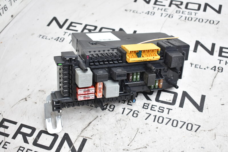Mercedes C Klasse W204  SAM Steuergerät Body Control Modul BCM A2045451669