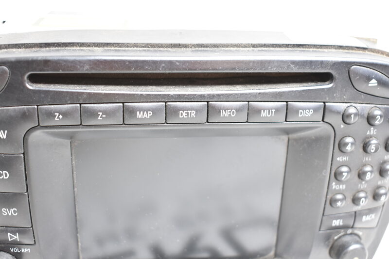 Mercedes SL R230  Navi Navigation Autoradio A2308202889 Bild 3