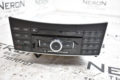 Mercedes E Klasse W212  Navi Navigation Autoradio A2189002401