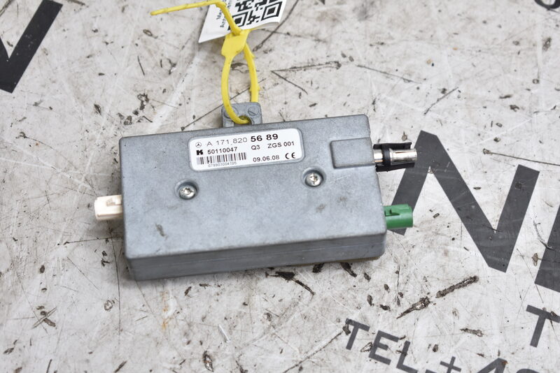 Mercedes-Benz SLK R171  Antennenverstärker Steuergeräte A1718205689