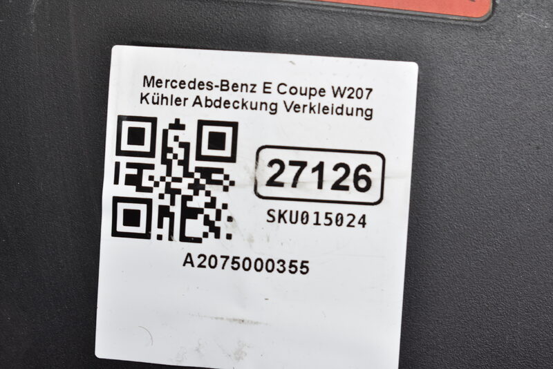 Mercedes-Benz E Coupe W207  Kühler Abdeckung Verkleidung A2075000355 Bild 8