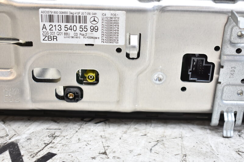 Mercedes-Benz E Klasse W213  Navi Display Monitor Bildschirm A2135405599 Bild 7