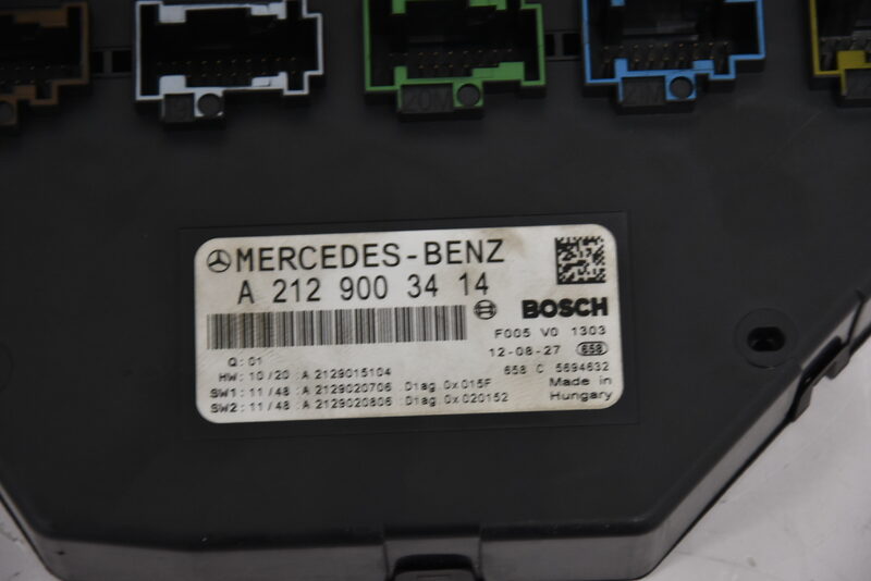 Mercedes C Klasse W204 W212 Sicherungskasten Relais Box Steuergerät A2129003414 Bild 3