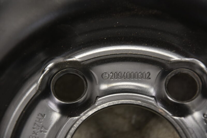 Mercedes CLK W209 C209 W203 17 Zoll Reserverad Ersatz Not Pannen Rad A2094000302 Bild 3