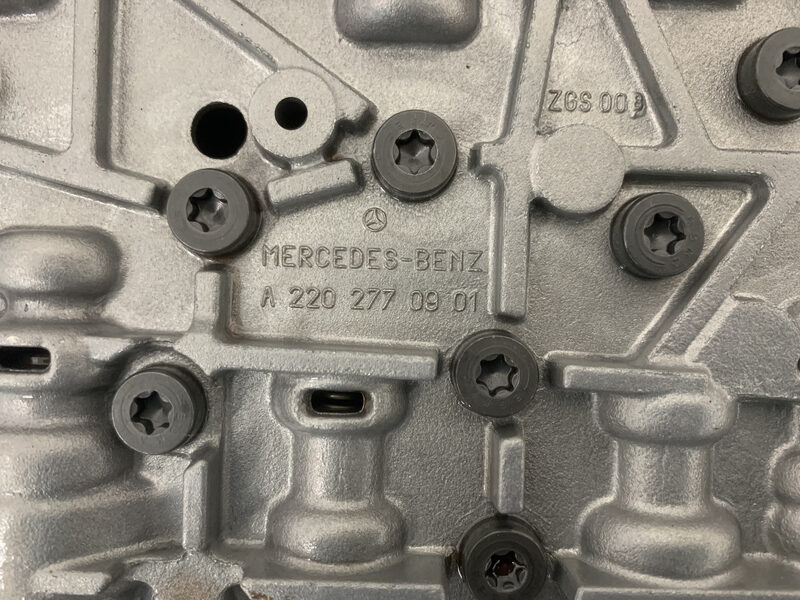 Mercedes 280 500 R171 W203 W211 W220 Getriebesteuergerät Mechatronik A2202701306 Bild 3