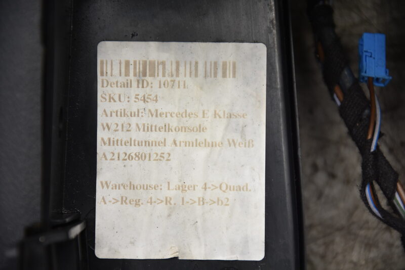 Mercedes E Klasse W212 Mittelkonsole Mitteltunnel Armlehne Weiß A2126801252 Bild 9