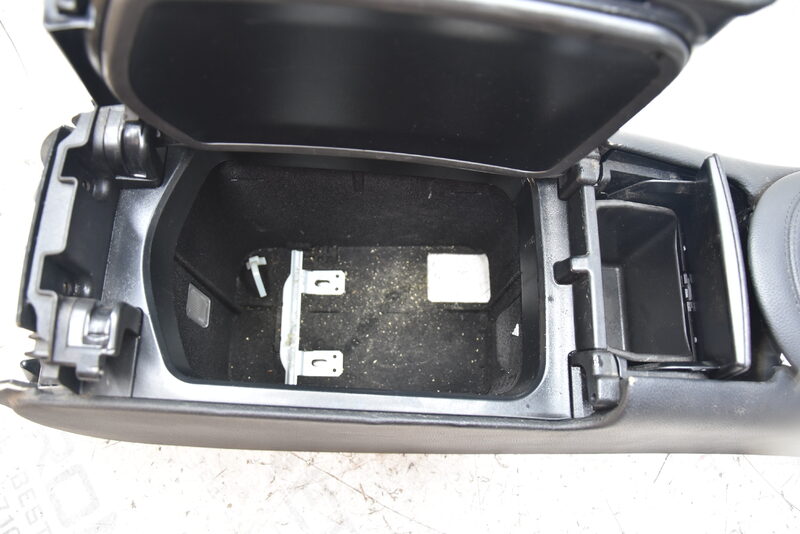 Mercedes CLS C219 W219  Mittelkonsole Mitteltunnel Armlehne Schwarz A219680015 Bild 5