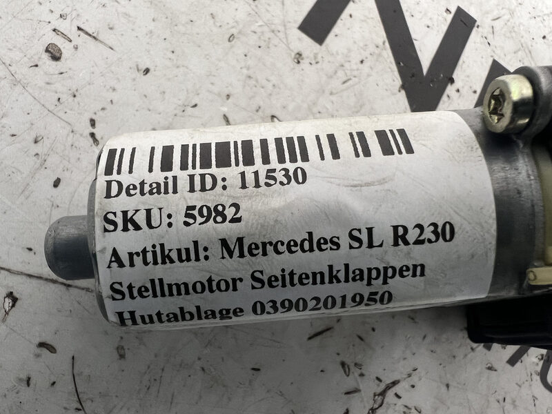 Mercedes SL R230 Stellmotor Seitenklappen Hutablage 0390201950 Bild 6