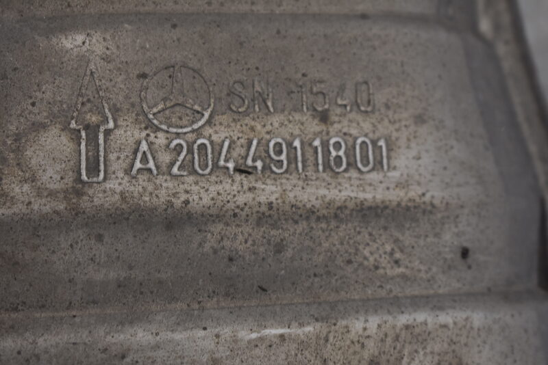 Mercedes C S204 W204 C320 C350 CDI Auspuffen und Endtopfen Links A2044911801 Bild 5