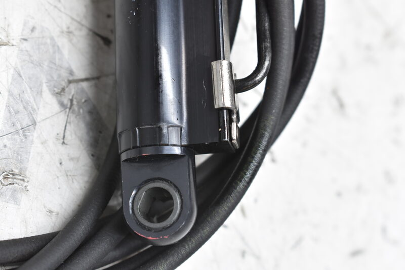 Mercedes SL R230 Hydraulikzylinder Zylinder Verdeck Hinten Links A2308900169 Bild 3