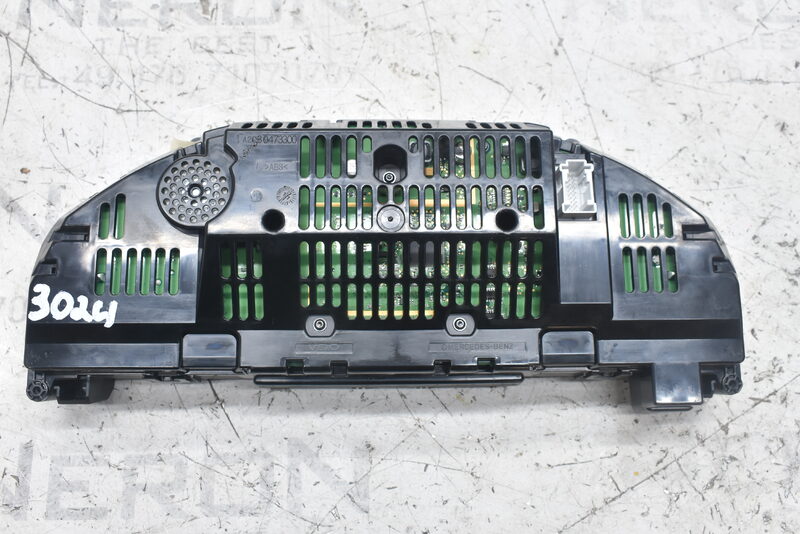 Mercedes W204 MPH Tacho Kombiinstrument Instrumententafel Automatik A2049008807 Bild 8