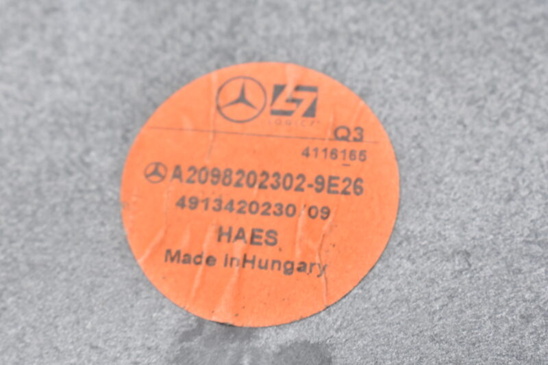 Mercedes CLK W209 Subwoofer Lautsprecher Harman Kardon Logic7 A2098202302 Bild 7