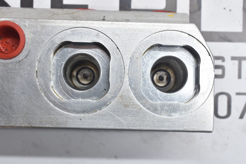 Mercedes R230 SL 55 500 600 ABC Fahrwerk Ventil Ventilblock Einheit A2203280031 Bild 4