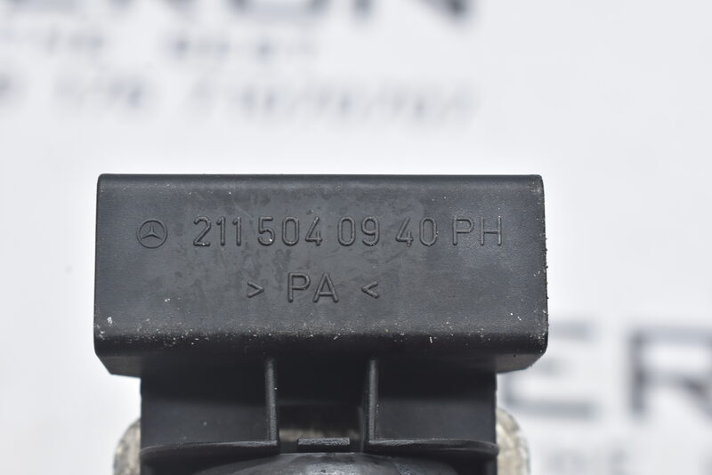 Mercedes E 55 AMG W211 Servolenkung Kühler Leitung Schlauch Rohr A2115040940 Bild 4
