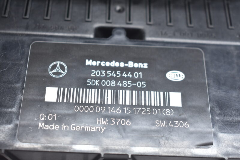 Mercedes CLK W209 Sicherungskasten Relais Box Steuergerät SAM Modul A2035454401 Bild 6