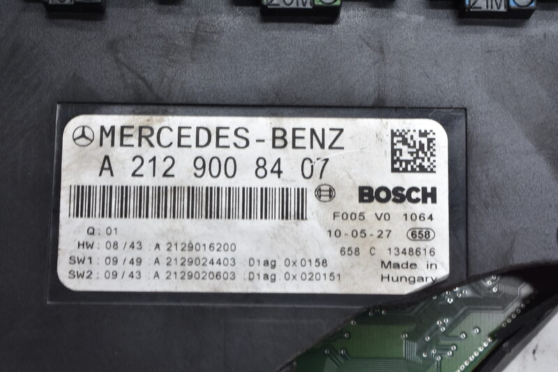 Mercedes E W212 Sicherungskasten Relais Box Steuergerät SAM Modul A2129008407 Bild 5