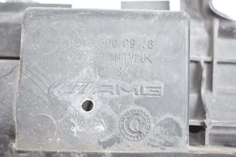 Mercedes E Klasse W212  Kühler Abdeckung Verkleidung A2125000916 Bild 3