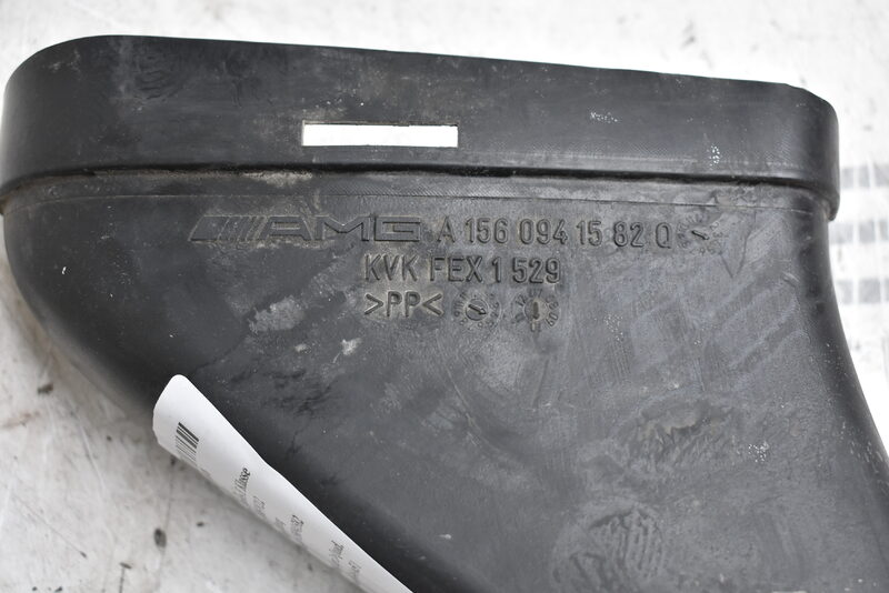 Mercedes E Klasse 63 AMG W212 Motor Luftführung Reinluftrohr A1560941582 Bild 3
