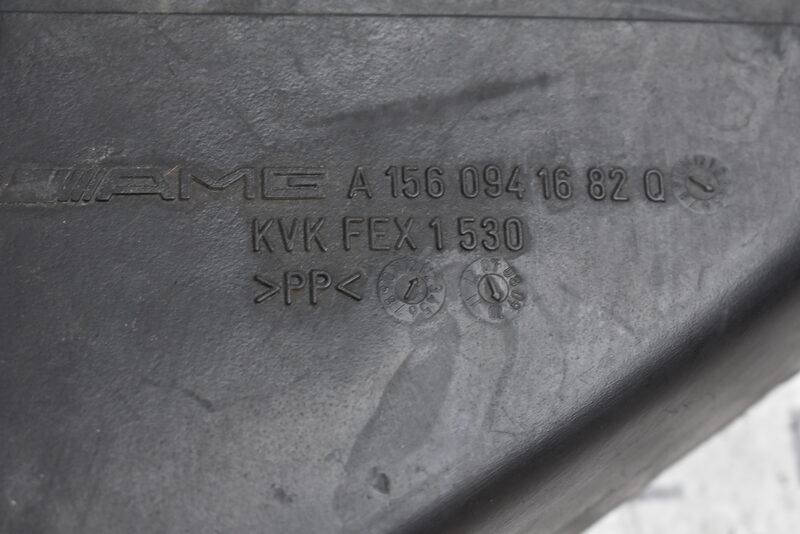 Mercedes E Klasse 63 AMG W212 Motor Luftführung Reinluftrohr A1560941682 Bild 3