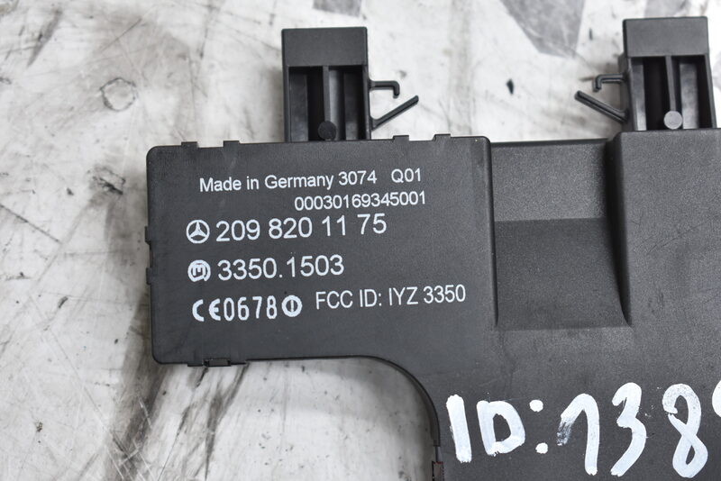 Mercedes CLK W209 Antennenverstärker Steuergerät Modul A2098201175 Bild 3