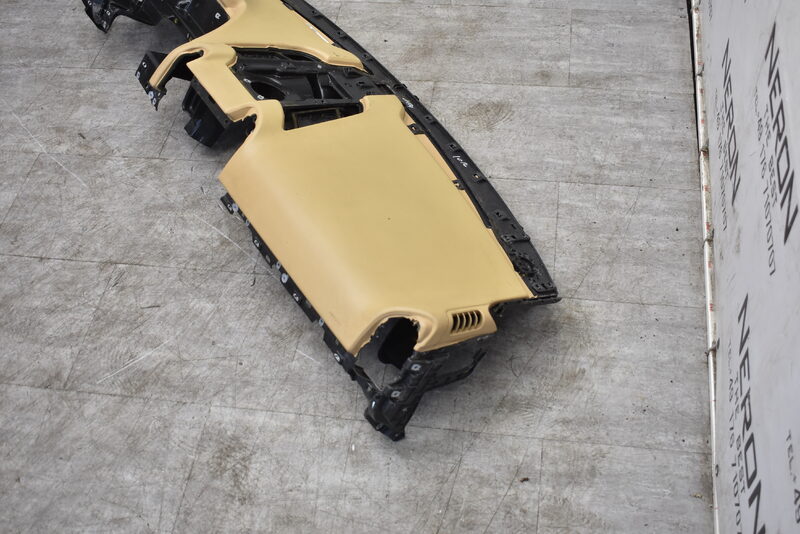 Porsche Cayenne 958  Armaturenbrett Cockpit Verkleidung Bild 5