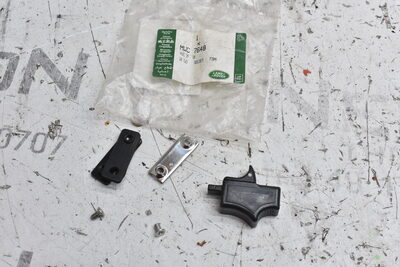 Land Rover Defender Seitlich Hinten Schiebefenster MWC7648