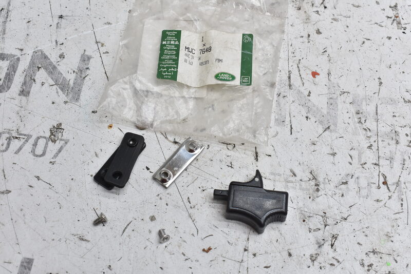 Land Rover Defender Seitlich Hinten Schiebefenster MWC7648