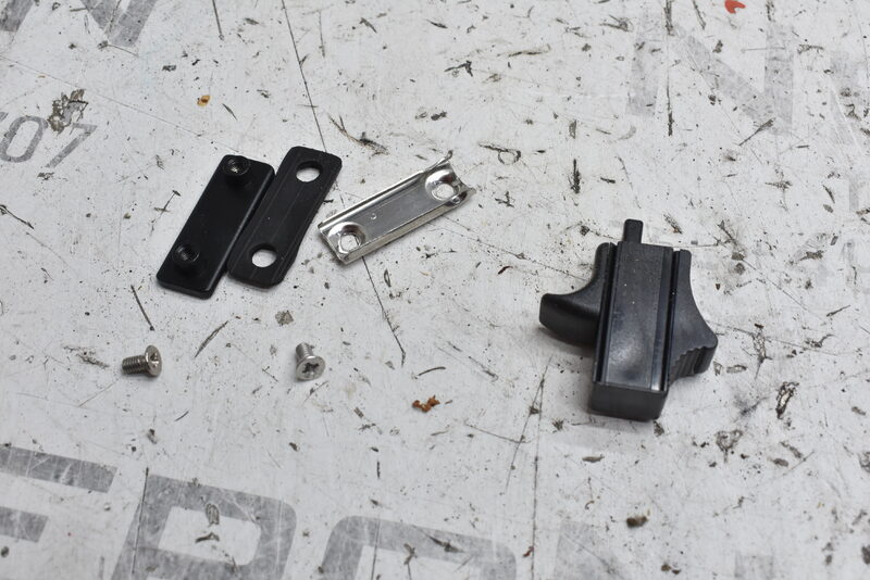 Land Rover Defender Seitlich Hinten Schiebefenster MWC7648 Bild 5