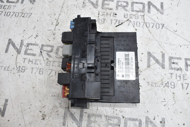 Mercedes SLK R171  Sicherungskasten Relais Box Steuergerät SAM Modul A1715451701 Bild 3