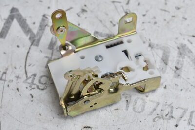 Türschloss 2 Reihe Links für Land Rover Defender  FQM100771