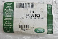 Land Rover Defender L316 Servolenkungskasten zum Reservoirrohr LR058102 Bild 3
