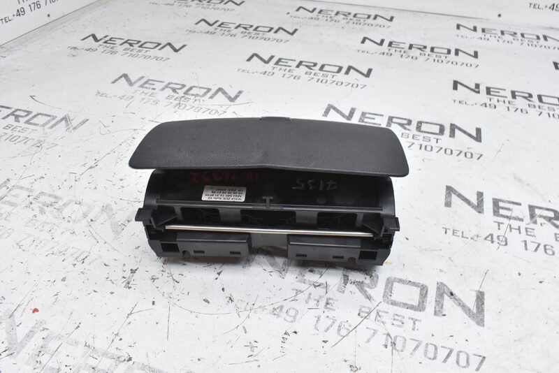 Mercedes C Klasse W204 Navi Display Monitor Bildschirm A2048205597 Bild 4