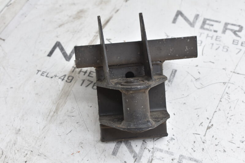 Land Rover 109 Chassis-Teil Fedearufhängung hinten STC8290 Bild 3