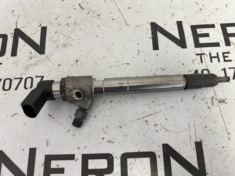 Land Rover Düsenkörper Düsenstock Einspritzdüse LR032067 Bild 3