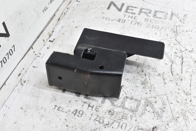Land Rover LR90 130 Chassisträger Vorne Links STC8653 Bild 3