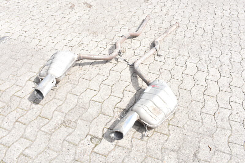 Mercedes C S204 W204 C320 C350 CDI Auspuffen und Endtopfen Rechts A2044911701